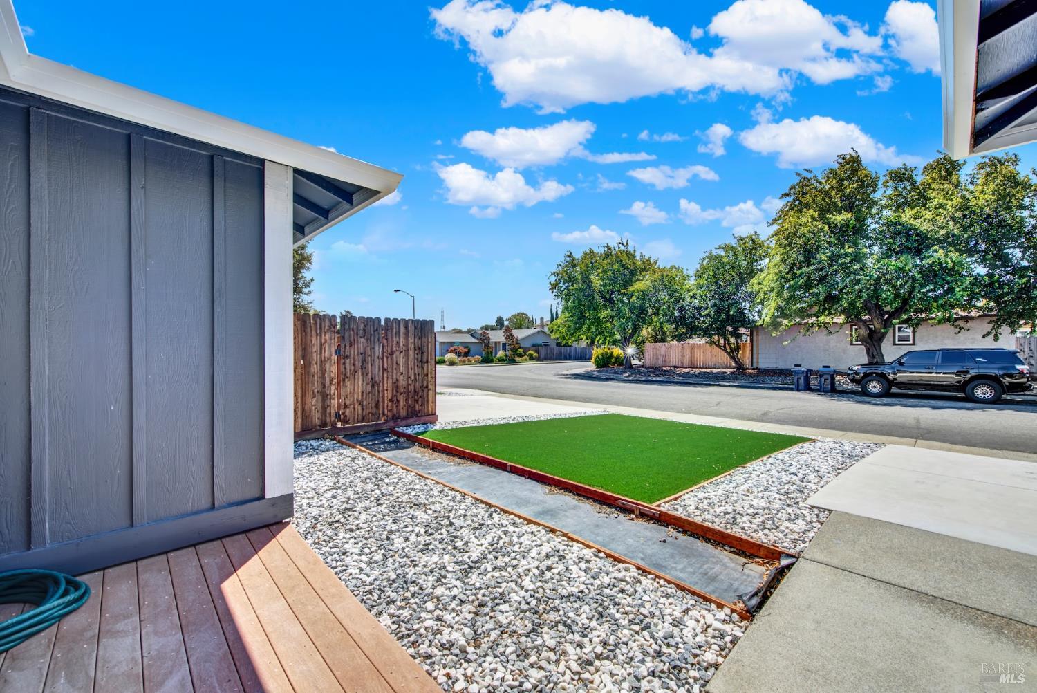 Detail Gallery Image 11 of 72 For 680 Silver Lake Dr, Fairfield,  CA 94534 - 3 Beds | 2 Baths
