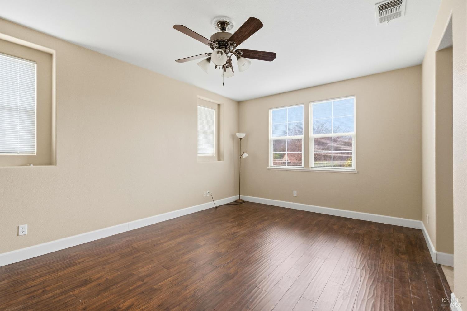 Detail Gallery Image 27 of 48 For 4488 Avondale Cir, Fairfield,  CA 94533 - 3 Beds | 3 Baths