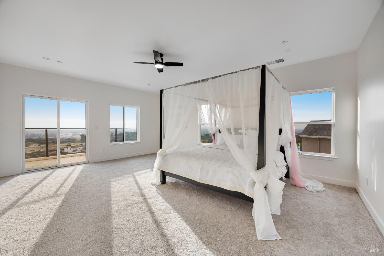 Detail Gallery Image 30 of 64 For 1966 Viewpointe Cir, Santa Rosa,  CA 95403 - 6 Beds | 5/1 Baths