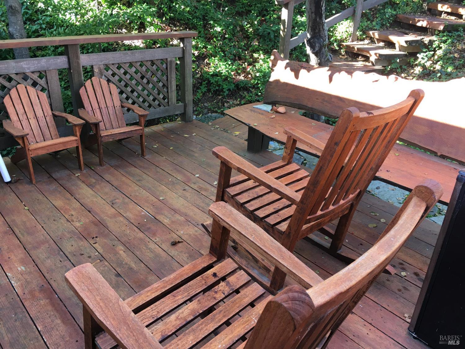 Detail Gallery Image 6 of 9 For 19 Holly Ave, Larkspur,  CA 94939 - 3 Beds | 2 Baths