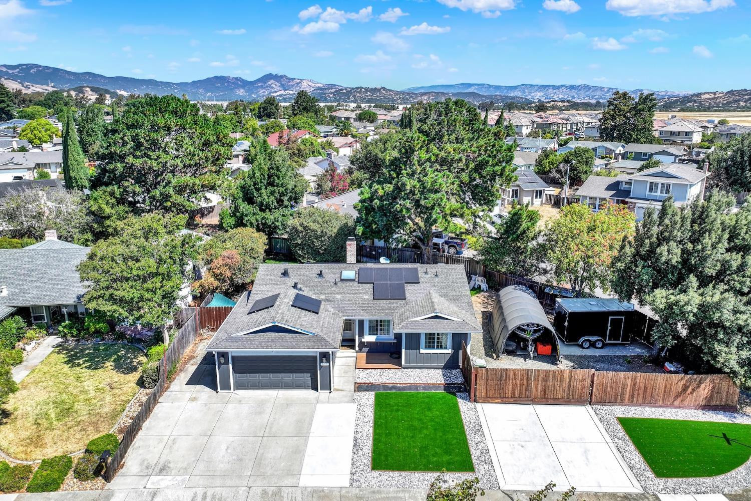 Detail Gallery Image 50 of 72 For 680 Silver Lake Dr, Fairfield,  CA 94534 - 3 Beds | 2 Baths