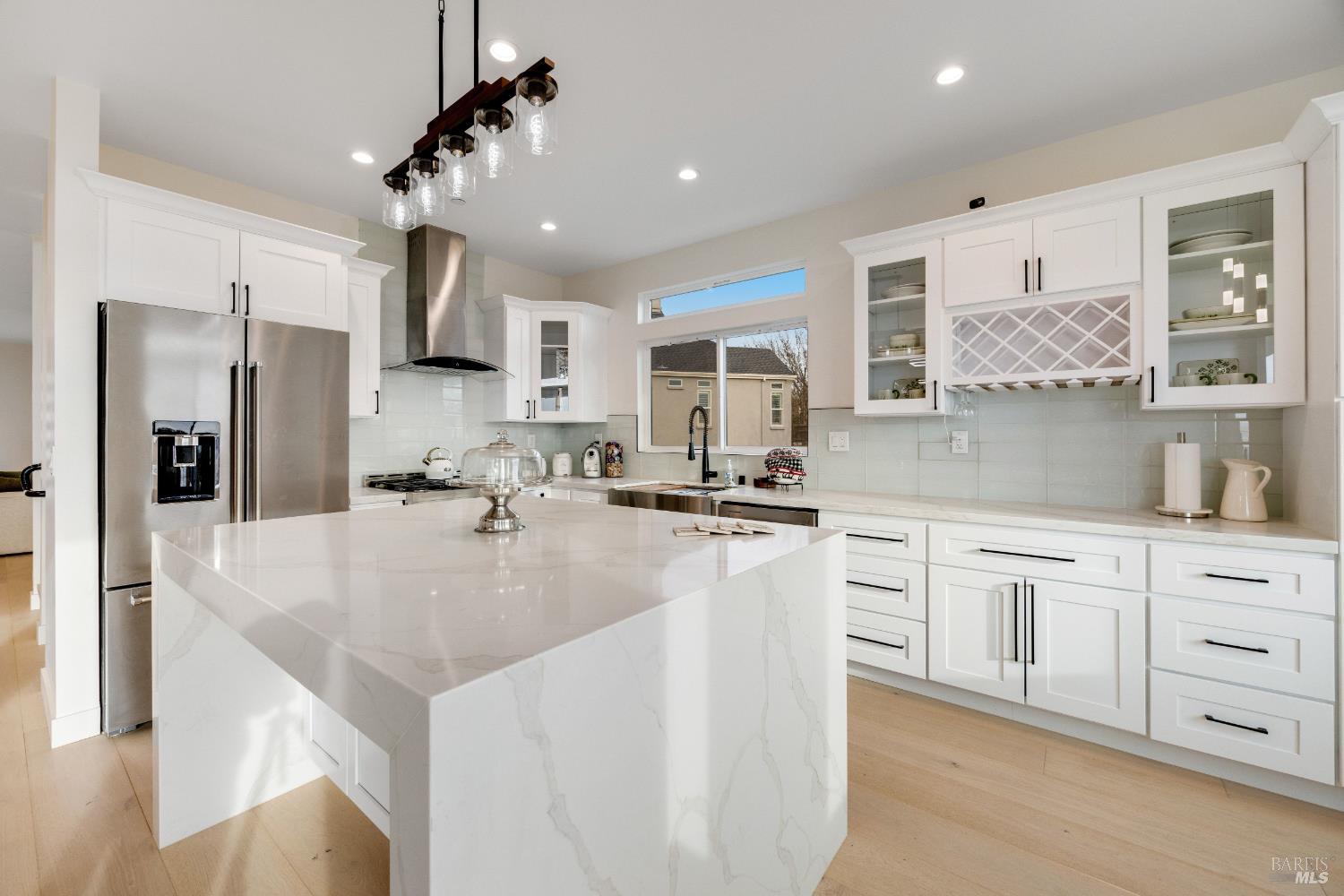 Detail Gallery Image 16 of 64 For 1966 Viewpointe Cir, Santa Rosa,  CA 95403 - 6 Beds | 5/1 Baths