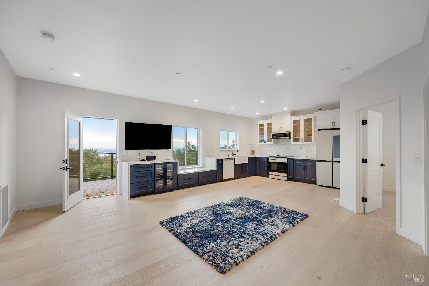 Detail Gallery Image 45 of 64 For 1966 Viewpointe Cir, Santa Rosa,  CA 95403 - 6 Beds | 5/1 Baths