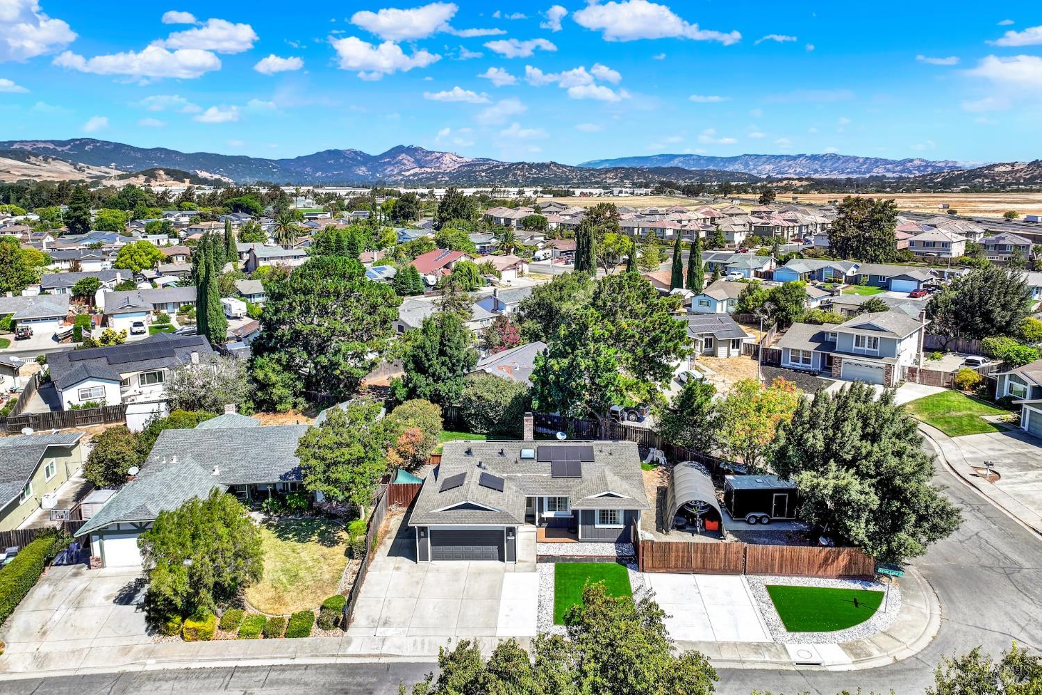 Detail Gallery Image 48 of 72 For 680 Silver Lake Dr, Fairfield,  CA 94534 - 3 Beds | 2 Baths