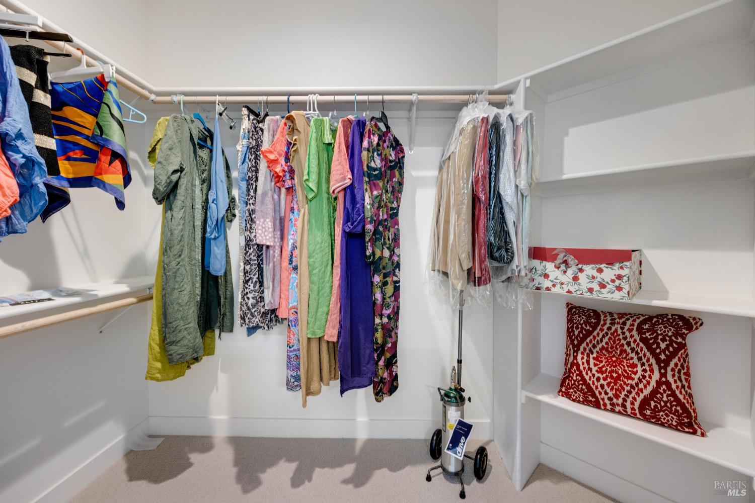 Detail Gallery Image 29 of 64 For 1966 Viewpointe Cir, Santa Rosa,  CA 95403 - 6 Beds | 5/1 Baths