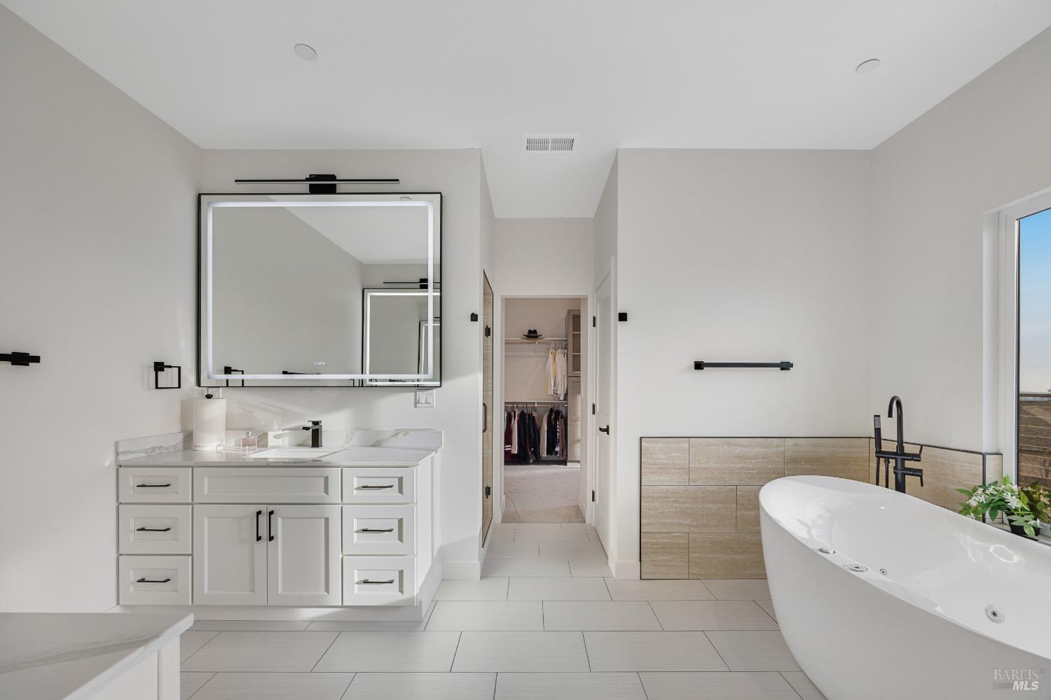 Detail Gallery Image 36 of 64 For 1966 Viewpointe Cir, Santa Rosa,  CA 95403 - 6 Beds | 5/1 Baths