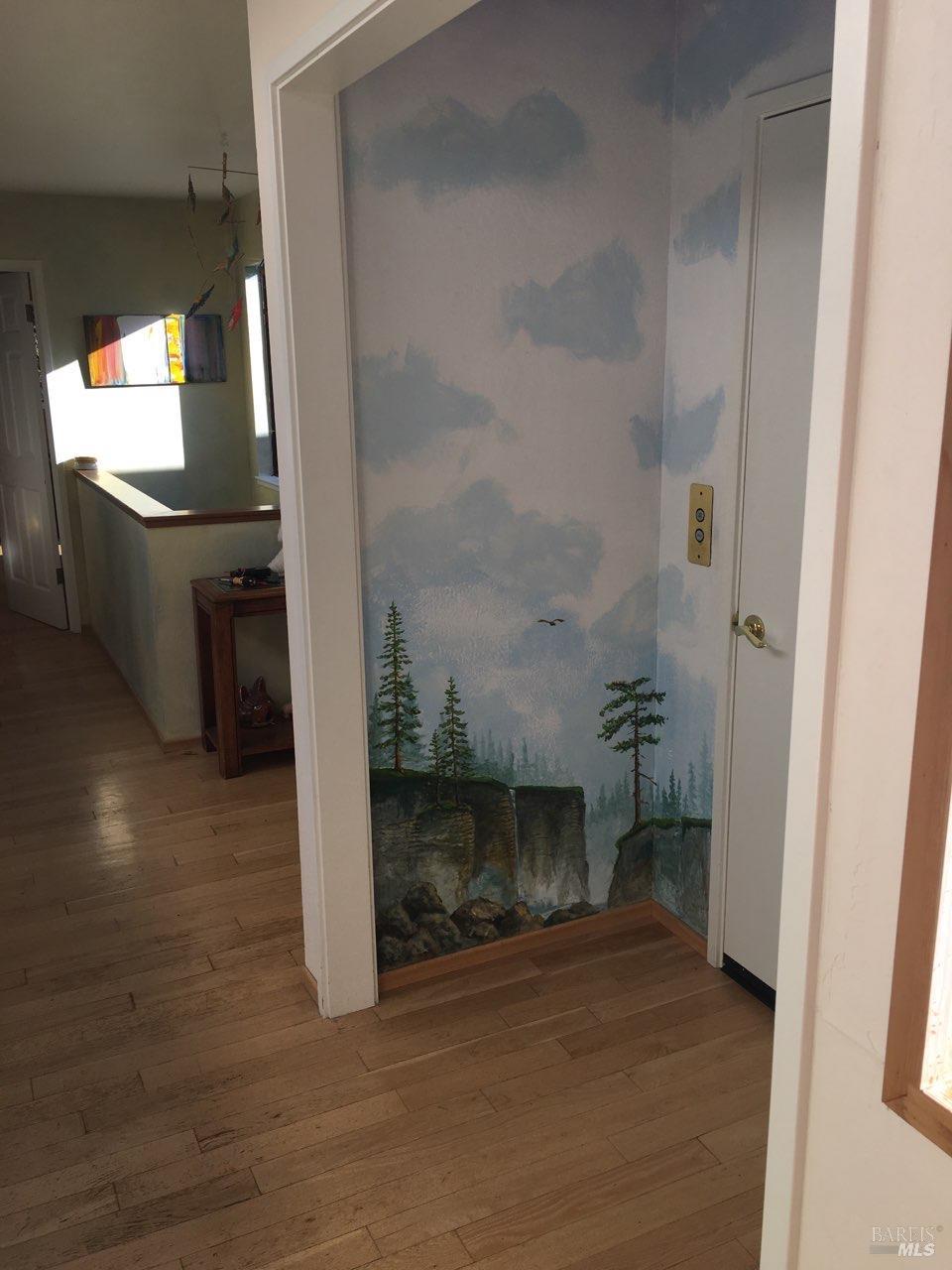 Detail Gallery Image 5 of 9 For 19 Holly Ave, Larkspur,  CA 94939 - 3 Beds | 2 Baths