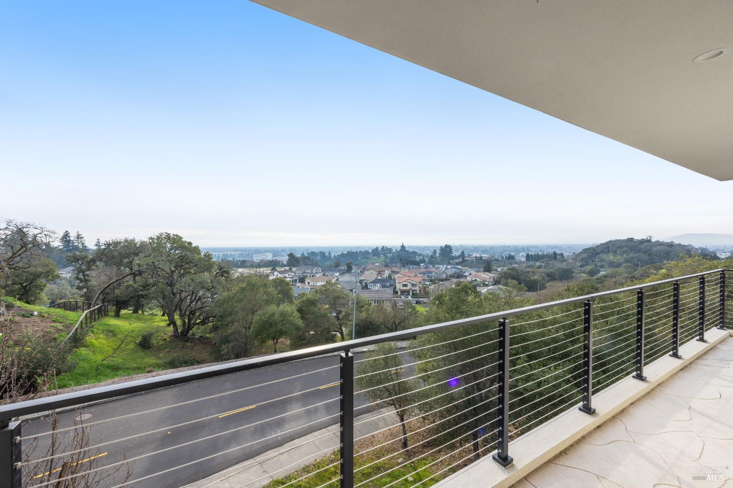 Detail Gallery Image 22 of 64 For 1966 Viewpointe Cir, Santa Rosa,  CA 95403 - 6 Beds | 5/1 Baths