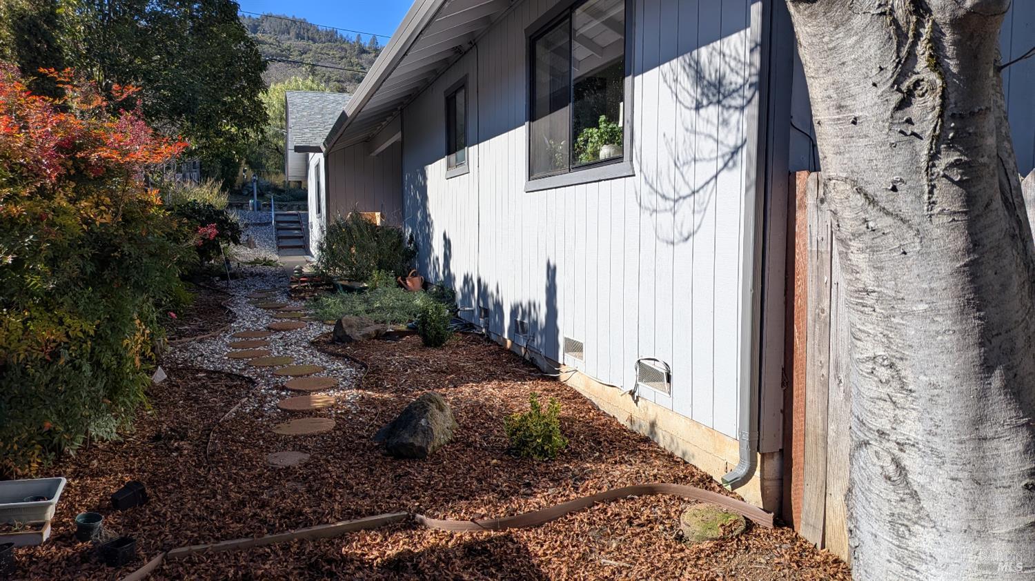 Detail Gallery Image 5 of 16 For 929 Helen Ave, Ukiah,  CA 95482 - 3 Beds | 2 Baths