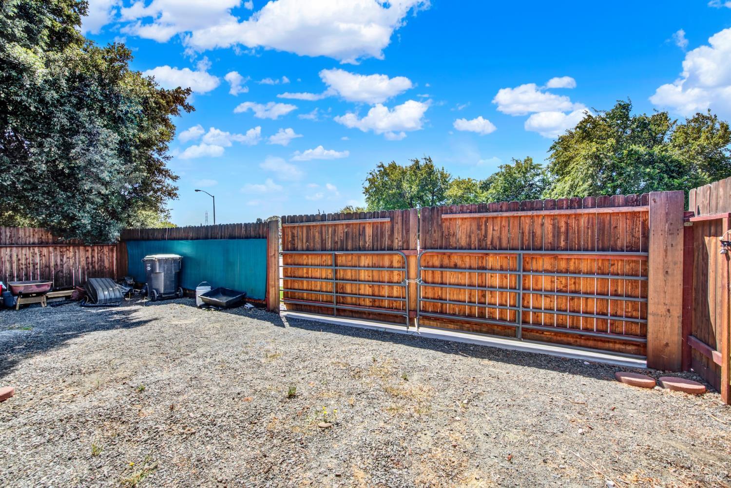 Detail Gallery Image 66 of 72 For 680 Silver Lake Dr, Fairfield,  CA 94534 - 3 Beds | 2 Baths