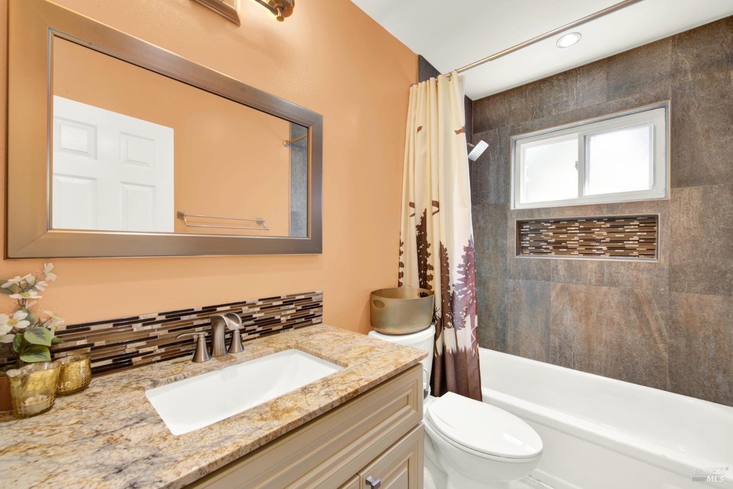 Detail Gallery Image 40 of 72 For 680 Silver Lake Dr, Fairfield,  CA 94534 - 3 Beds | 2 Baths