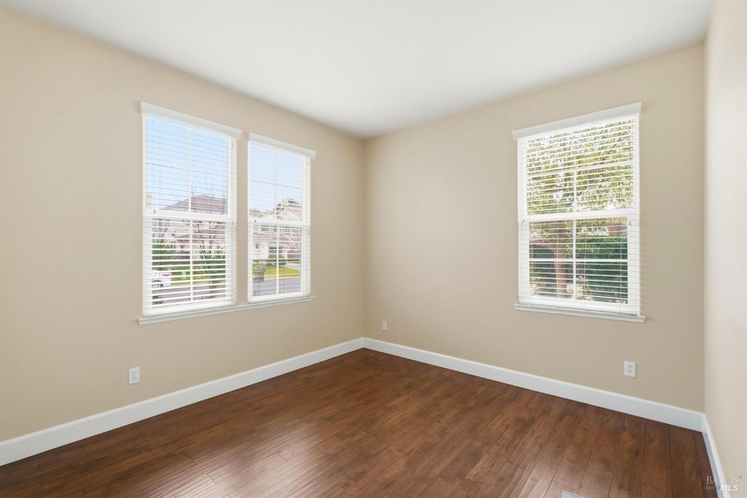 Detail Gallery Image 24 of 48 For 4488 Avondale Cir, Fairfield,  CA 94533 - 3 Beds | 3 Baths