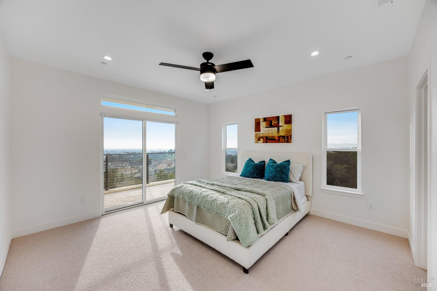 Detail Gallery Image 24 of 64 For 1966 Viewpointe Cir, Santa Rosa,  CA 95403 - 6 Beds | 5/1 Baths