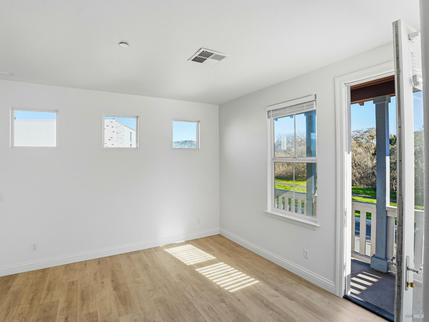 Detail Gallery Image 31 of 60 For 4424 Streamside Dr, Santa Rosa,  CA 95409 - 3 Beds | 3/1 Baths