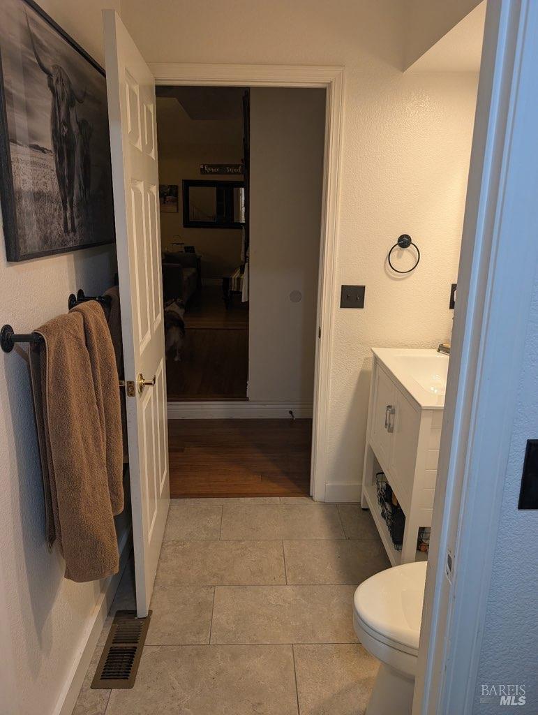 Detail Gallery Image 10 of 12 For 109 Tuxedo Ct, Petaluma,  CA 94954 - 4 Beds | 2/1 Baths