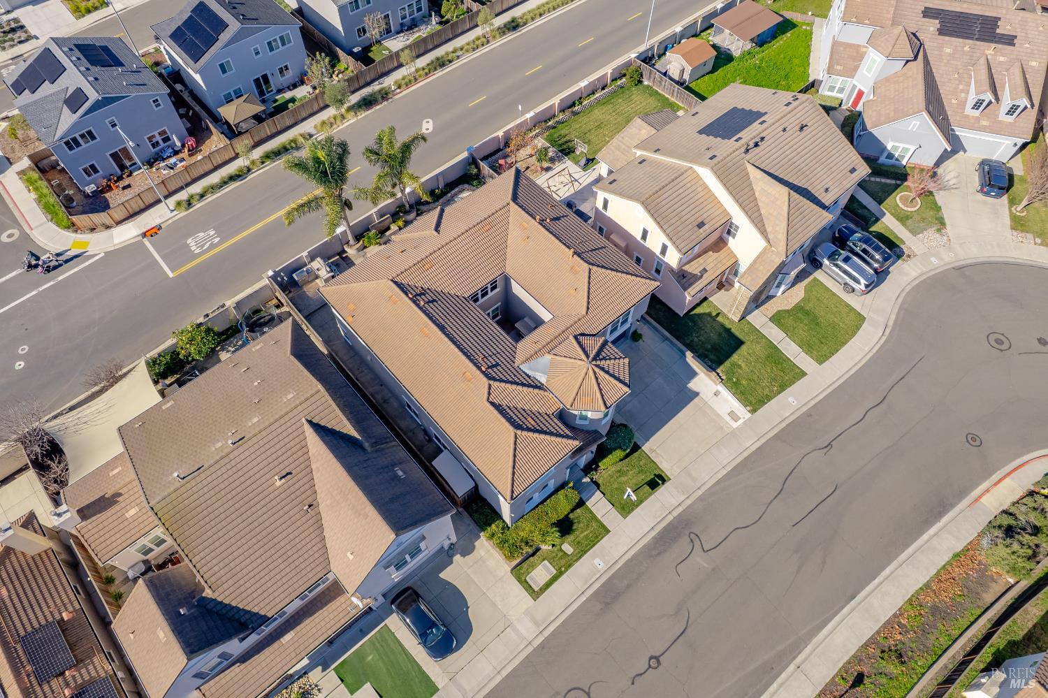 Detail Gallery Image 9 of 81 For 247 Cantada Way, American Canyon,  CA 94503 - 5 Beds | 4/1 Baths