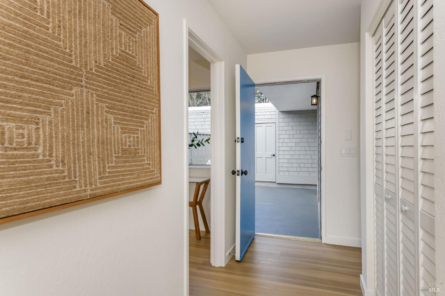 Detail Gallery Image 13 of 48 For 94 Biscayne Dr, San Rafael,  CA 94901 - 2 Beds | 2 Baths