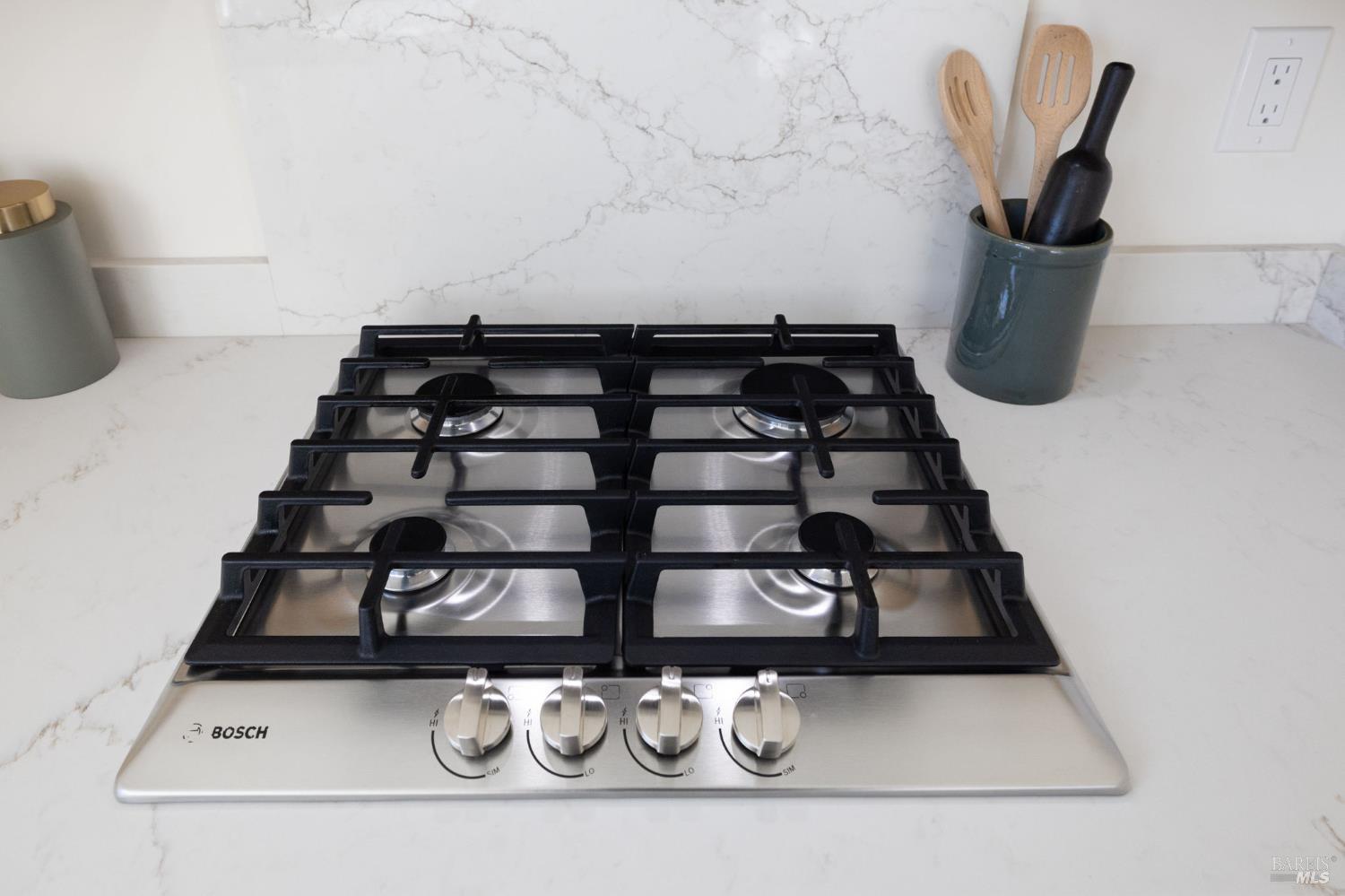 Detail Gallery Image 53 of 76 For 60 Marina Court Dr, San Rafael,  CA 94901 - 4 Beds | 3 Baths