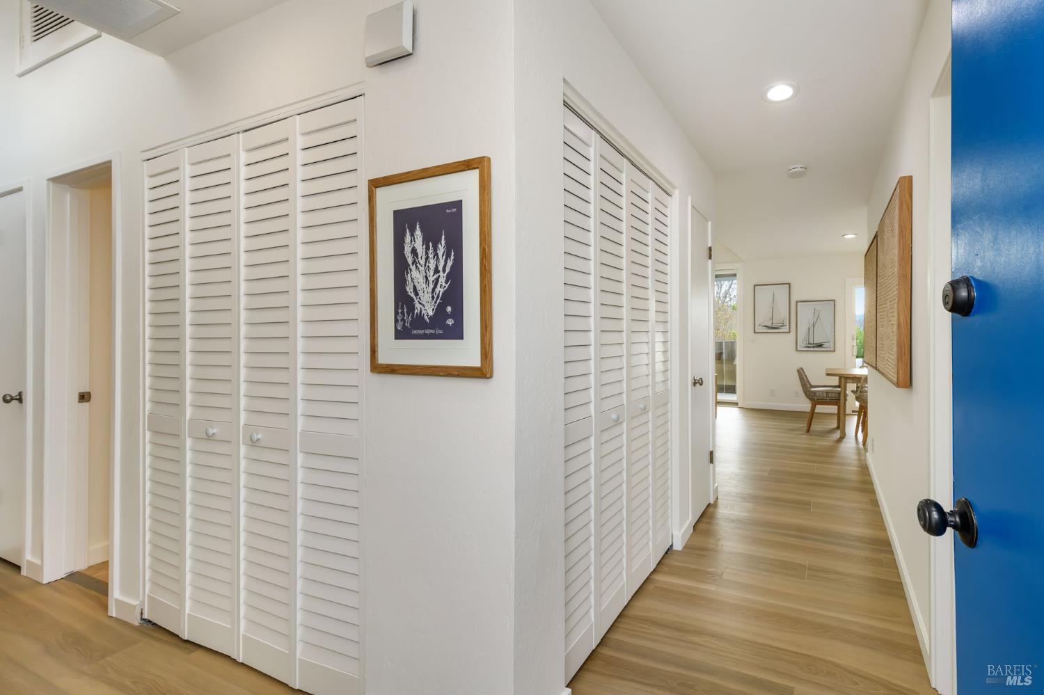 Detail Gallery Image 5 of 48 For 94 Biscayne Dr, San Rafael,  CA 94901 - 2 Beds | 2 Baths