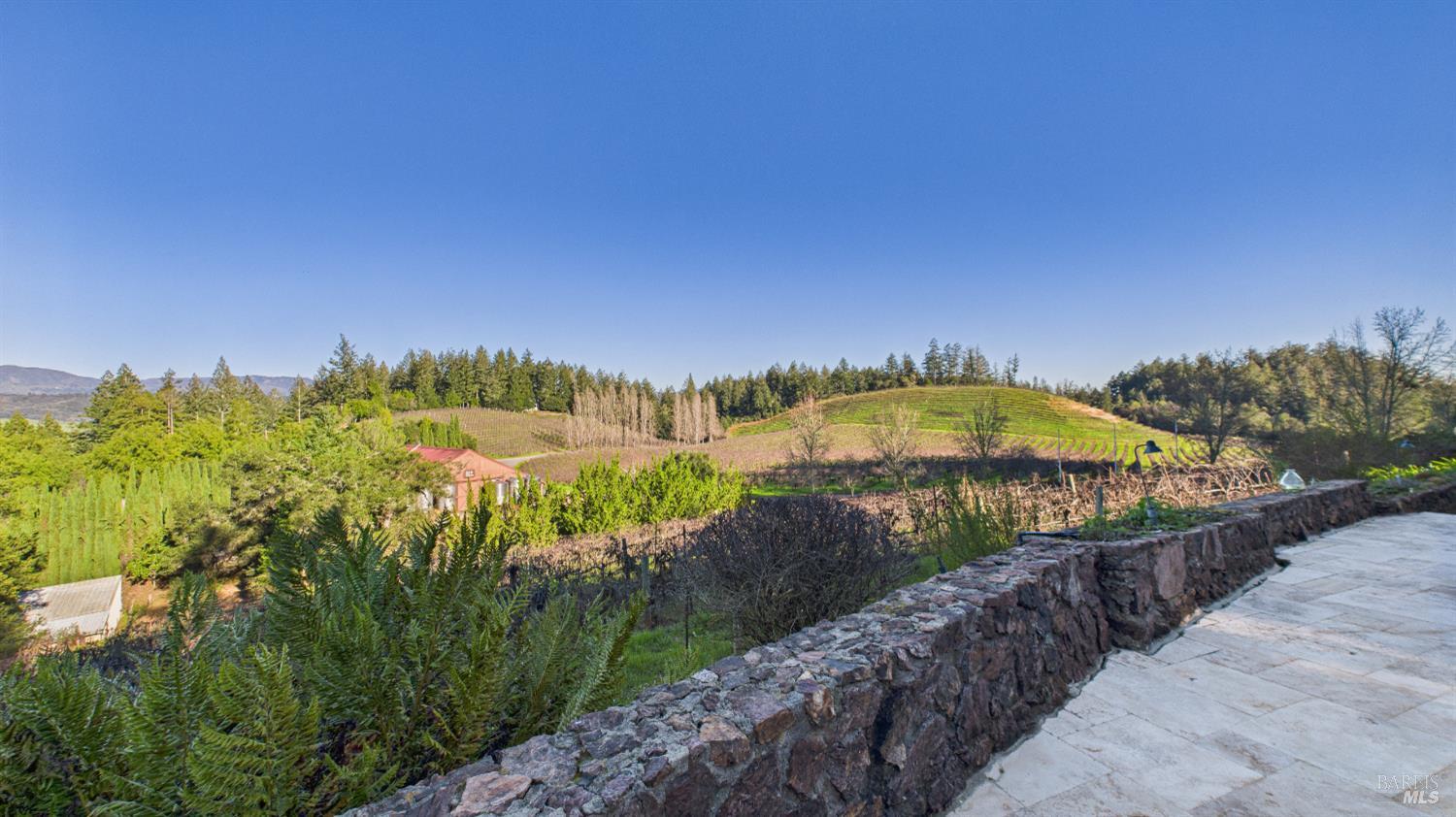 Detail Gallery Image 6 of 45 For 3225 W Dry Creek Rd, Healdsburg,  CA 95448 - 3 Beds | 4/1 Baths