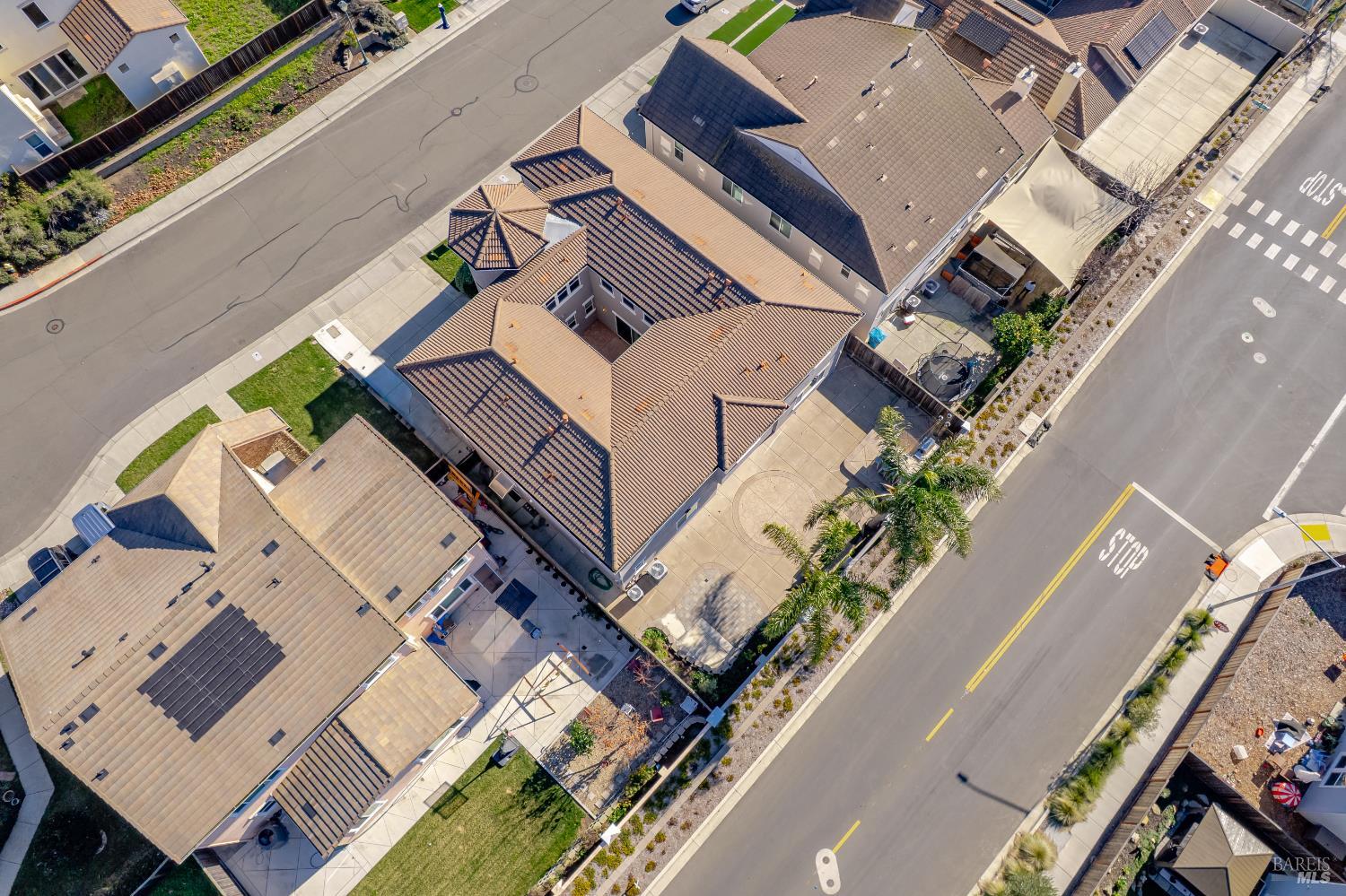 Detail Gallery Image 5 of 81 For 247 Cantada Way, American Canyon,  CA 94503 - 5 Beds | 4/1 Baths