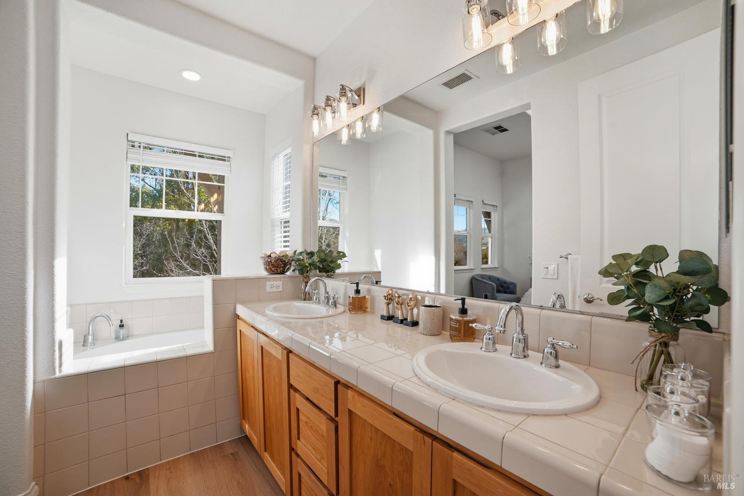 Detail Gallery Image 21 of 43 For 4077 Calloway Dr, Santa Rosa,  CA 95409 - 3 Beds | 2/1 Baths