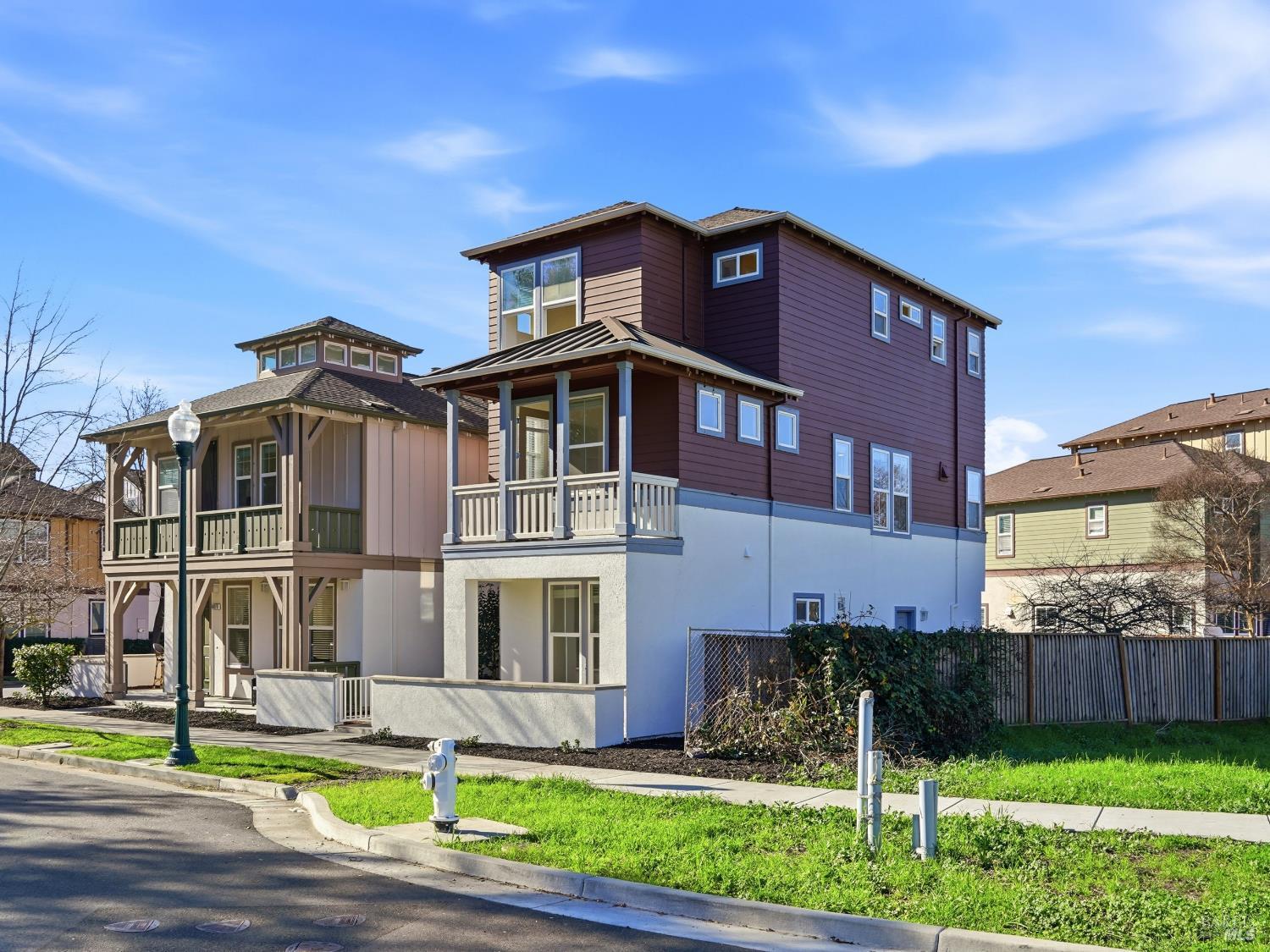 Detail Gallery Image 3 of 60 For 4424 Streamside Dr, Santa Rosa,  CA 95409 - 3 Beds | 3/1 Baths