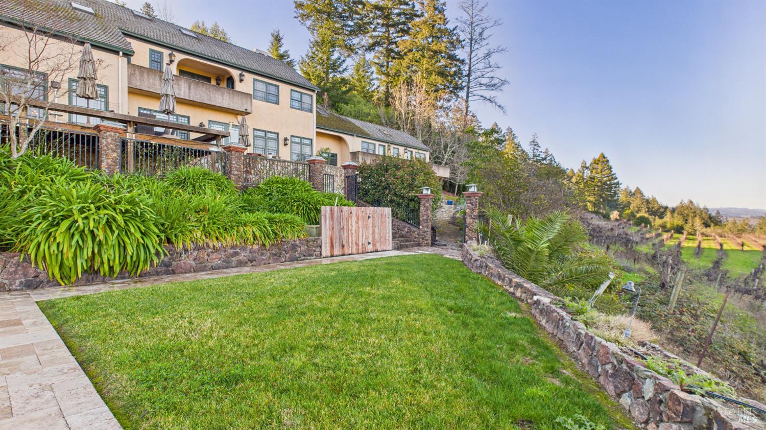 Detail Gallery Image 7 of 45 For 3225 W Dry Creek Rd, Healdsburg,  CA 95448 - 3 Beds | 4/1 Baths