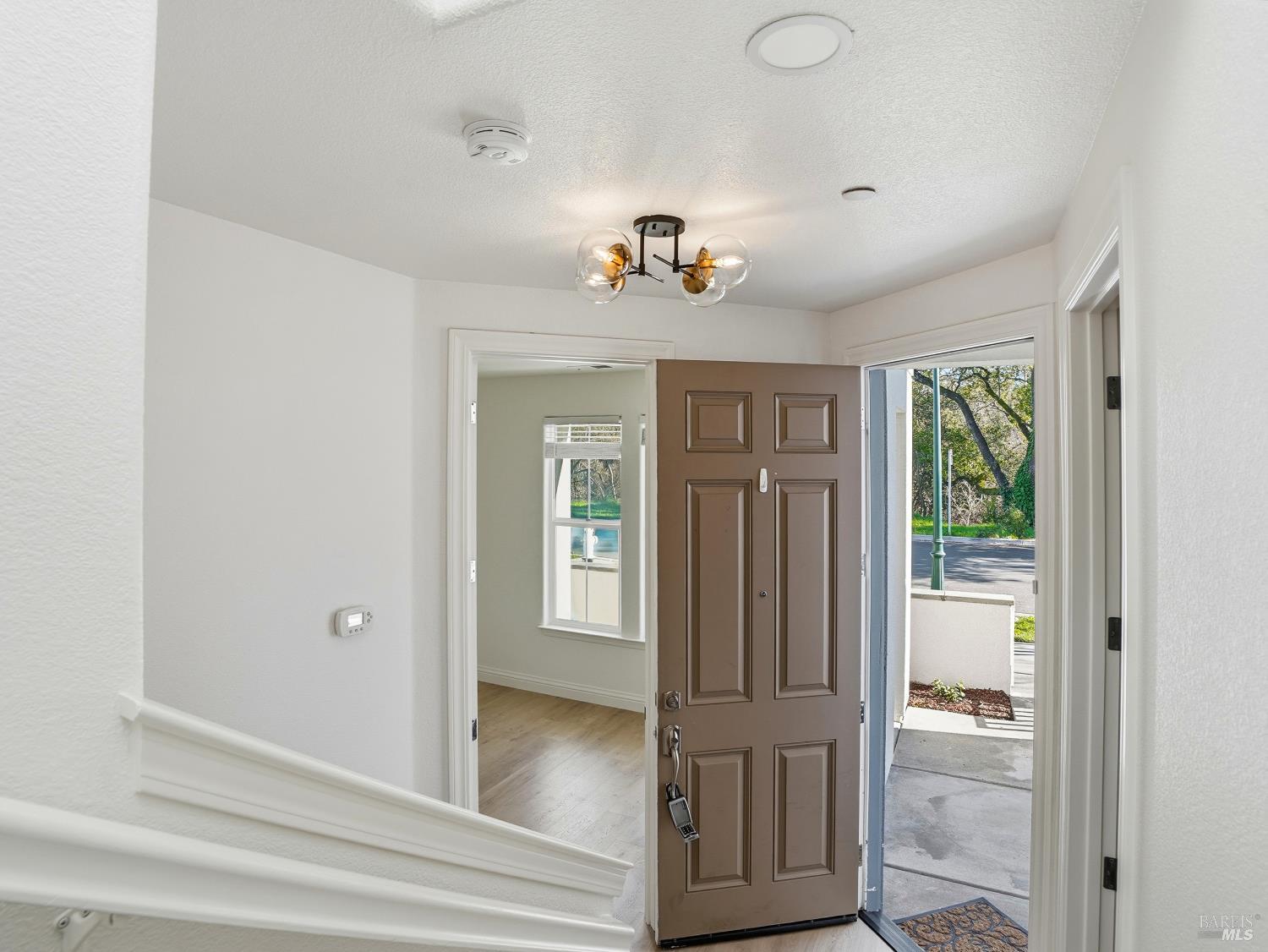 Detail Gallery Image 7 of 60 For 4424 Streamside Dr, Santa Rosa,  CA 95409 - 3 Beds | 3/1 Baths