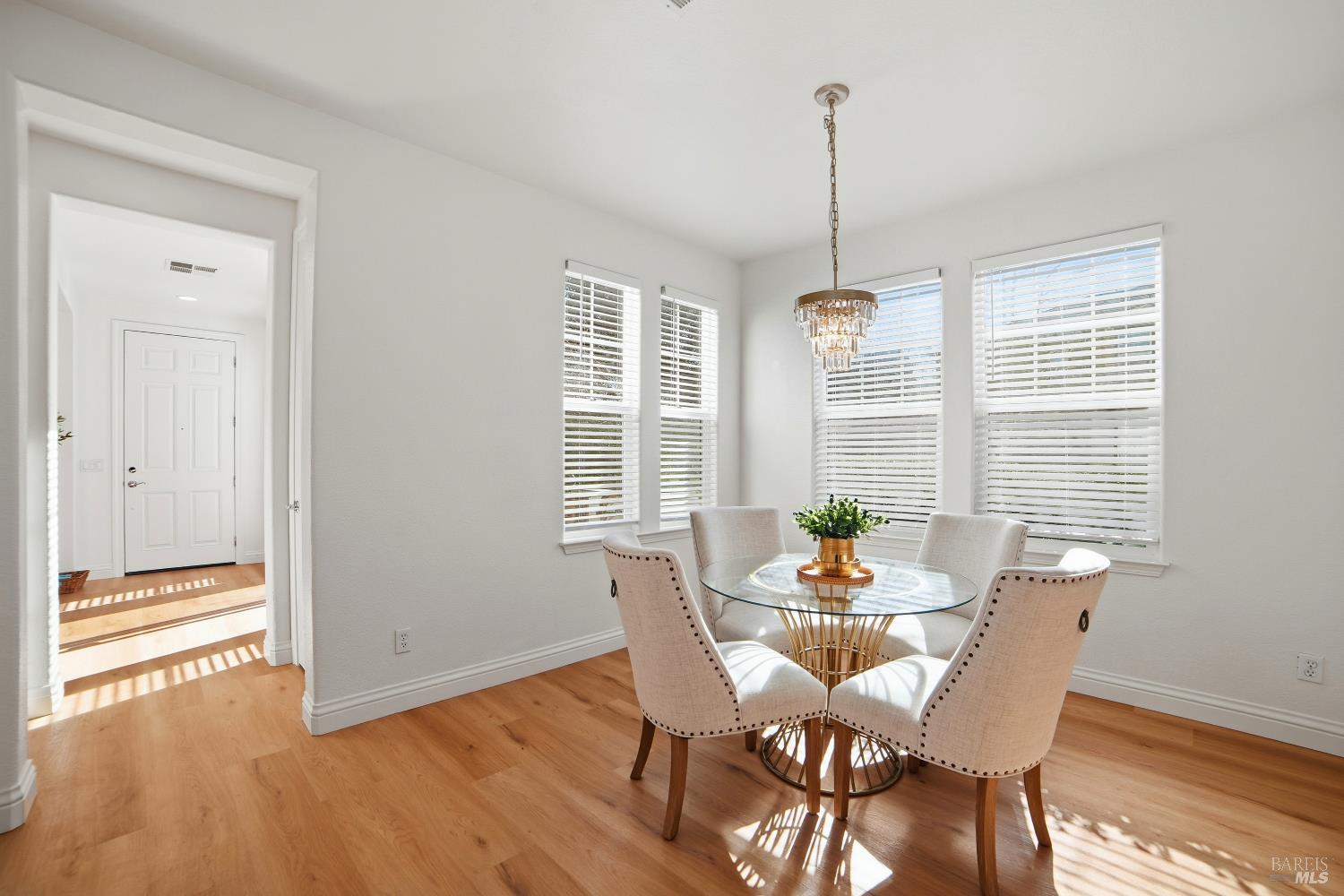 Detail Gallery Image 12 of 43 For 4077 Calloway Dr, Santa Rosa,  CA 95409 - 3 Beds | 2/1 Baths