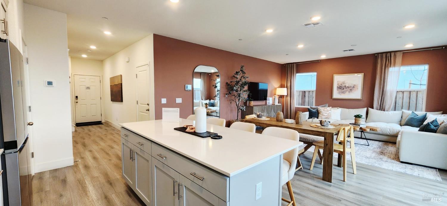 Detail Gallery Image 9 of 22 For 11 Capri Ct, American Canyon,  CA 94503 - 4 Beds | 2/1 Baths