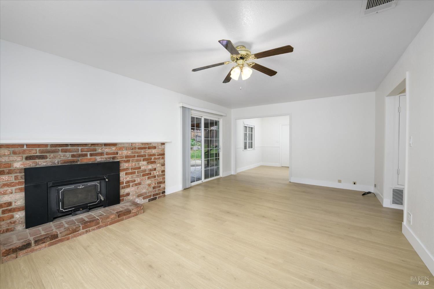 Detail Gallery Image 8 of 26 For 171 San Luis Ct, Vacaville,  CA 95688 - 3 Beds | 1 Baths