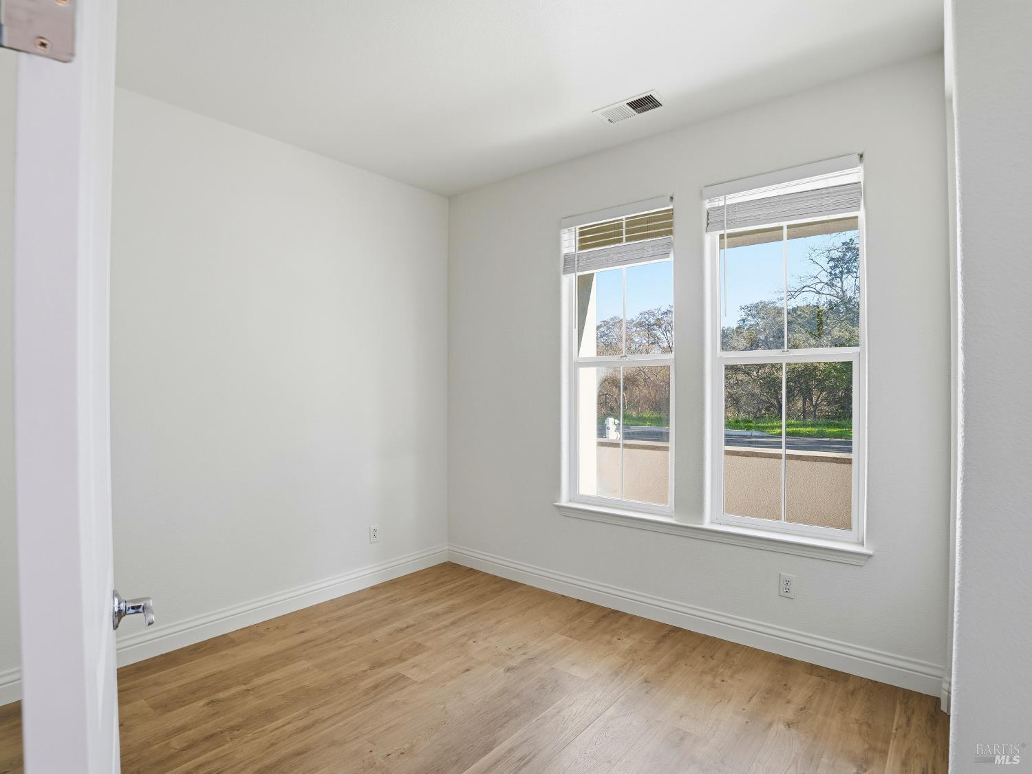 Detail Gallery Image 30 of 60 For 4424 Streamside Dr, Santa Rosa,  CA 95409 - 3 Beds | 3/1 Baths