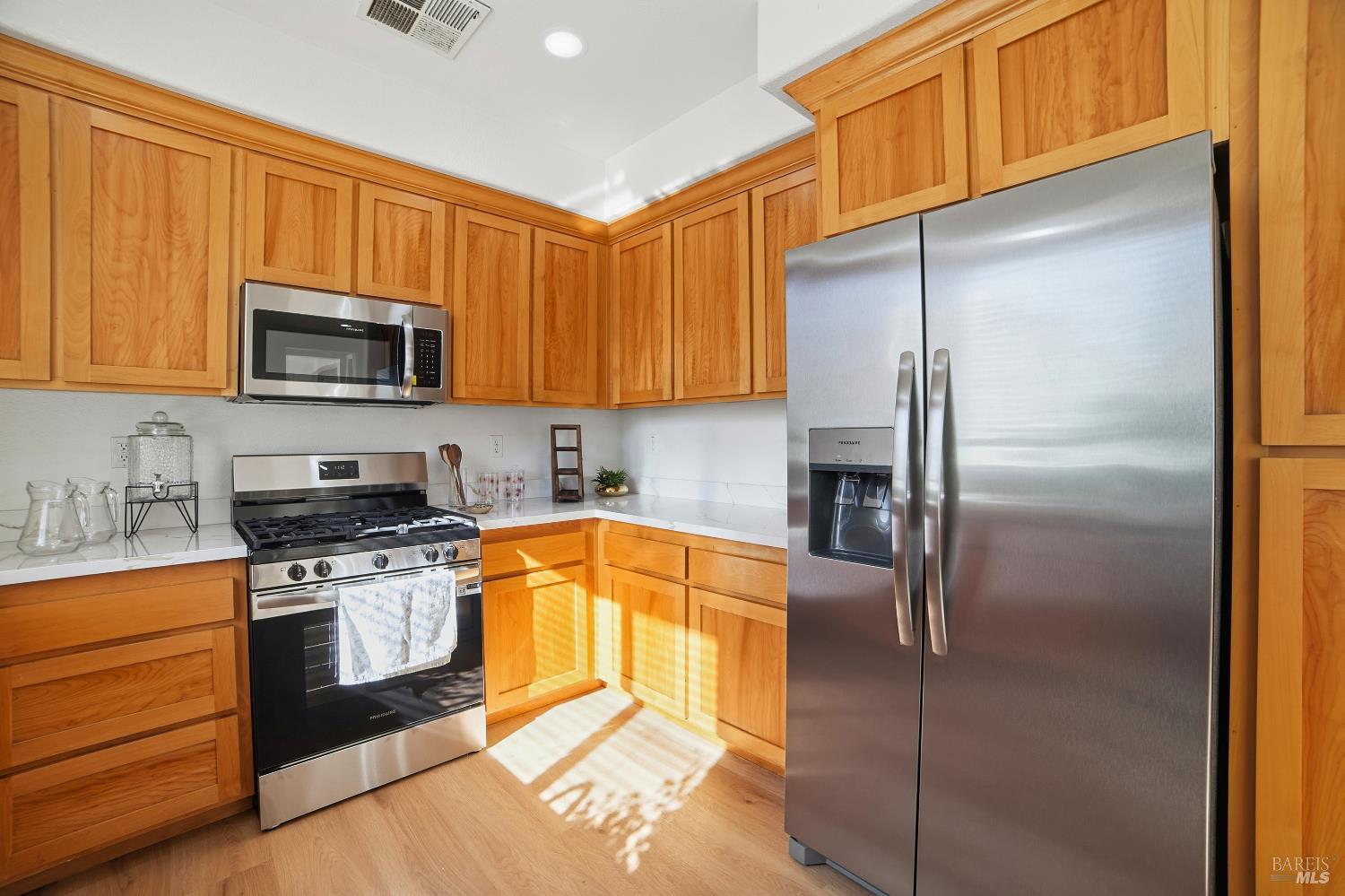 Detail Gallery Image 16 of 43 For 4077 Calloway Dr, Santa Rosa,  CA 95409 - 3 Beds | 2/1 Baths