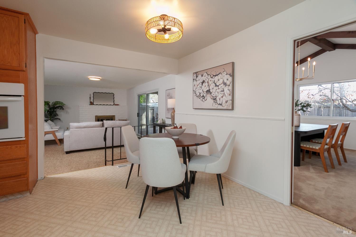 Detail Gallery Image 9 of 27 For 5530 Dupont Dr, Santa Rosa,  CA 95409 - 3 Beds | 2 Baths