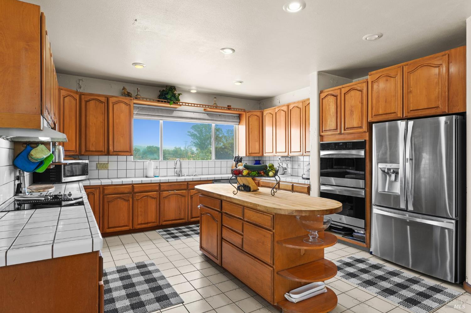 Detail Gallery Image 13 of 24 For 5267 Old Sonoma Rd, Napa,  CA 94559 - 5 Beds | 3/1 Baths