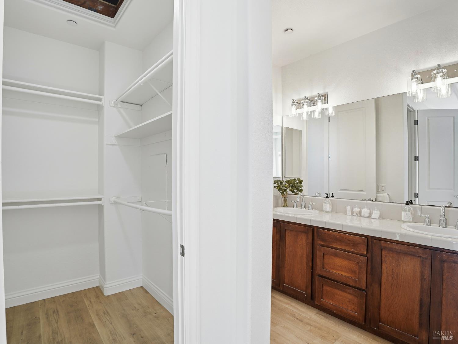 Detail Gallery Image 38 of 60 For 4424 Streamside Dr, Santa Rosa,  CA 95409 - 3 Beds | 3/1 Baths