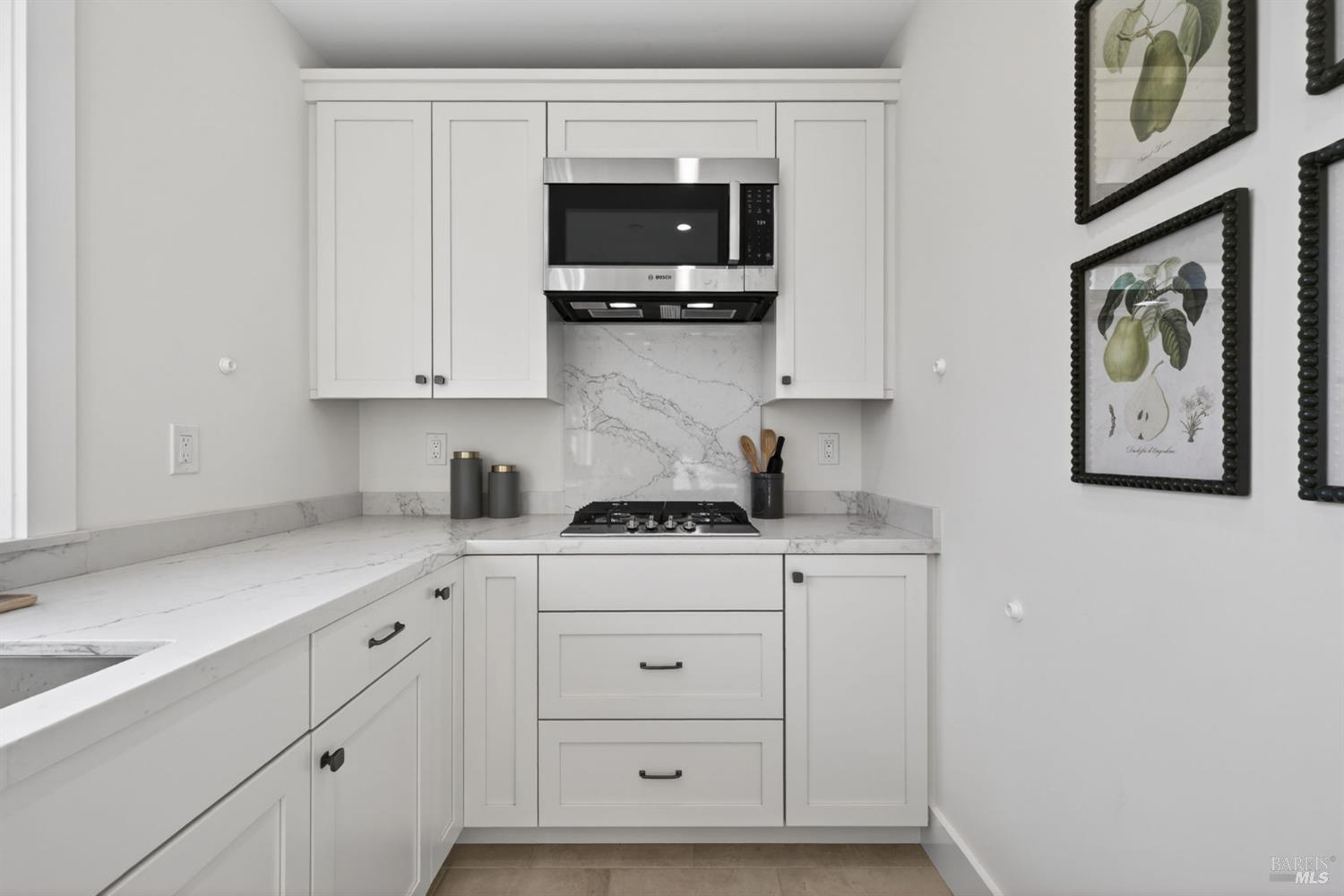 Detail Gallery Image 52 of 76 For 60 Marina Court Dr, San Rafael,  CA 94901 - 4 Beds | 3 Baths