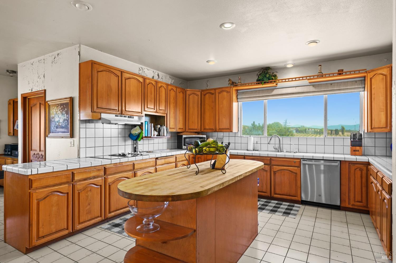 Detail Gallery Image 15 of 24 For 5267 Old Sonoma Rd, Napa,  CA 94559 - 5 Beds | 3/1 Baths