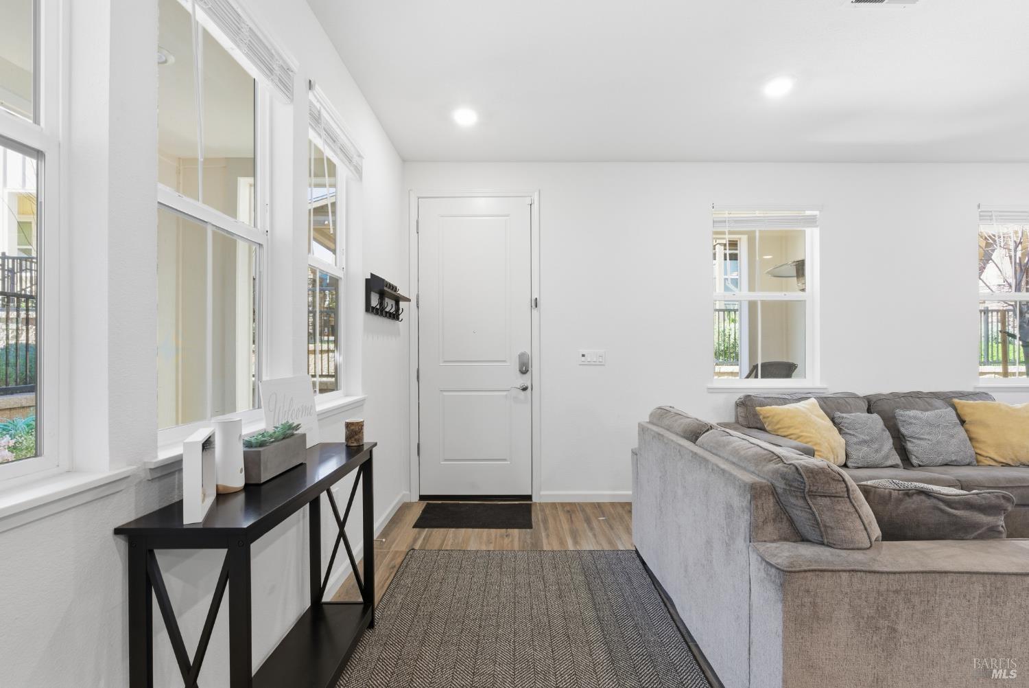 Detail Gallery Image 5 of 38 For 6420 Paysar Ln, Gilroy,  CA 95020 - 3 Beds | 2/1 Baths