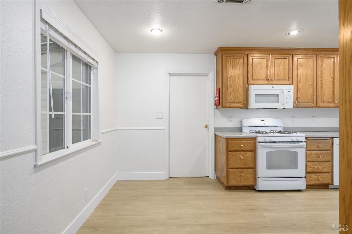 Detail Gallery Image 9 of 26 For 171 San Luis Ct, Vacaville,  CA 95688 - 3 Beds | 1 Baths