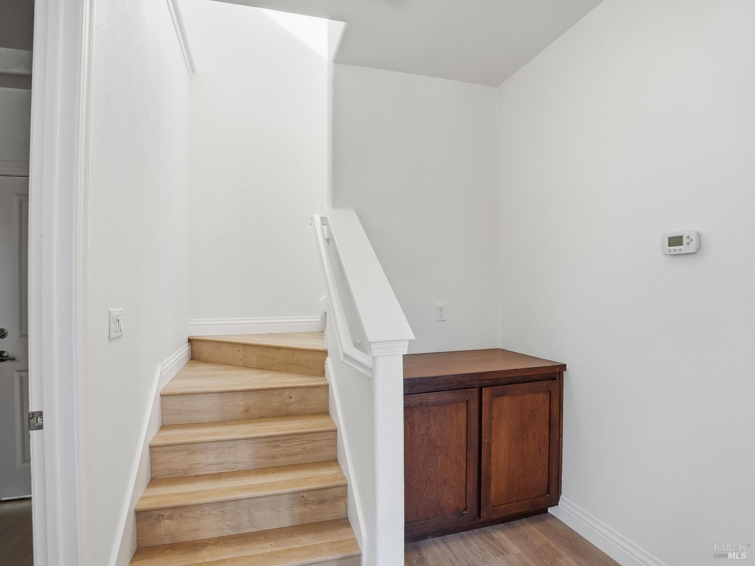 Detail Gallery Image 8 of 60 For 4424 Streamside Dr, Santa Rosa,  CA 95409 - 3 Beds | 3/1 Baths