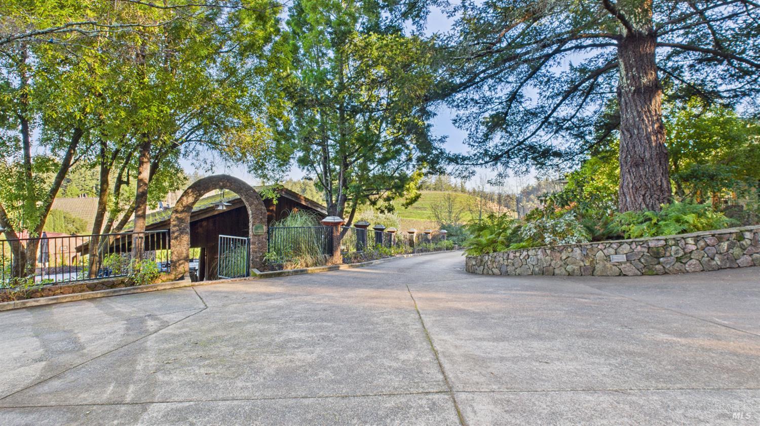 Detail Gallery Image 12 of 45 For 3225 W Dry Creek Rd, Healdsburg,  CA 95448 - 3 Beds | 4/1 Baths