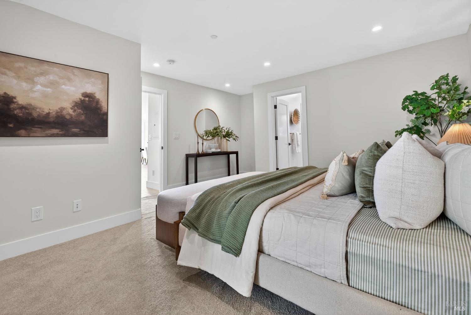 Detail Gallery Image 38 of 76 For 60 Marina Court Dr, San Rafael,  CA 94901 - 4 Beds | 3 Baths