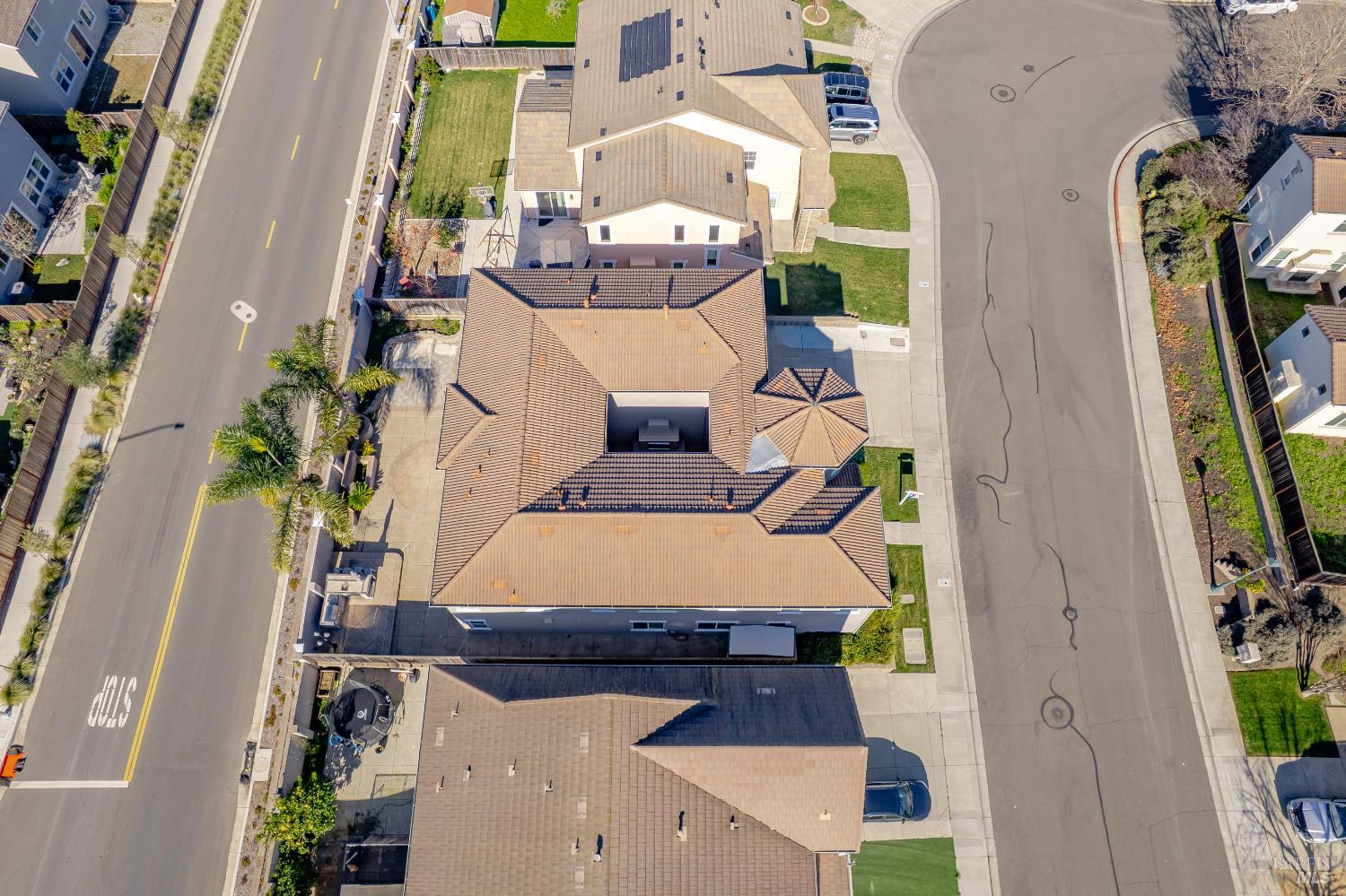 Detail Gallery Image 8 of 81 For 247 Cantada Way, American Canyon,  CA 94503 - 5 Beds | 4/1 Baths