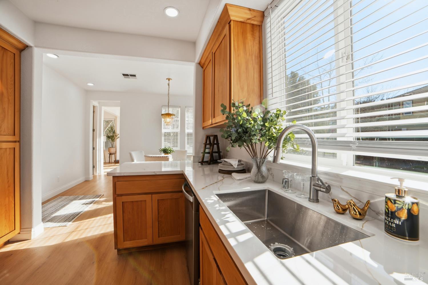 Detail Gallery Image 17 of 43 For 4077 Calloway Dr, Santa Rosa,  CA 95409 - 3 Beds | 2/1 Baths