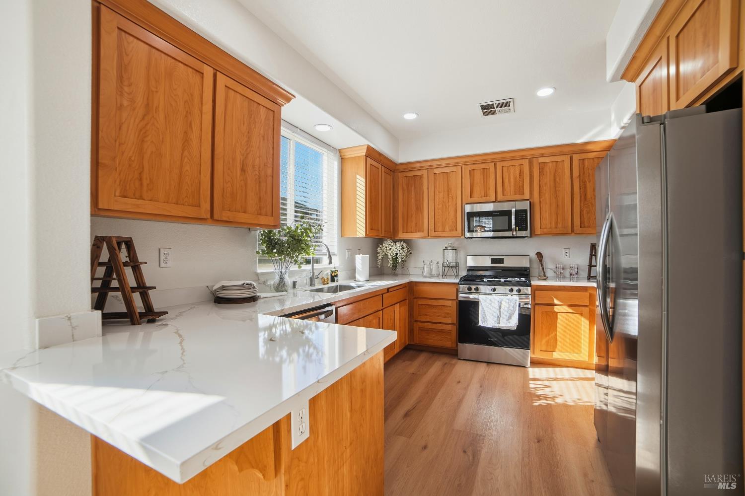 Detail Gallery Image 13 of 43 For 4077 Calloway Dr, Santa Rosa,  CA 95409 - 3 Beds | 2/1 Baths