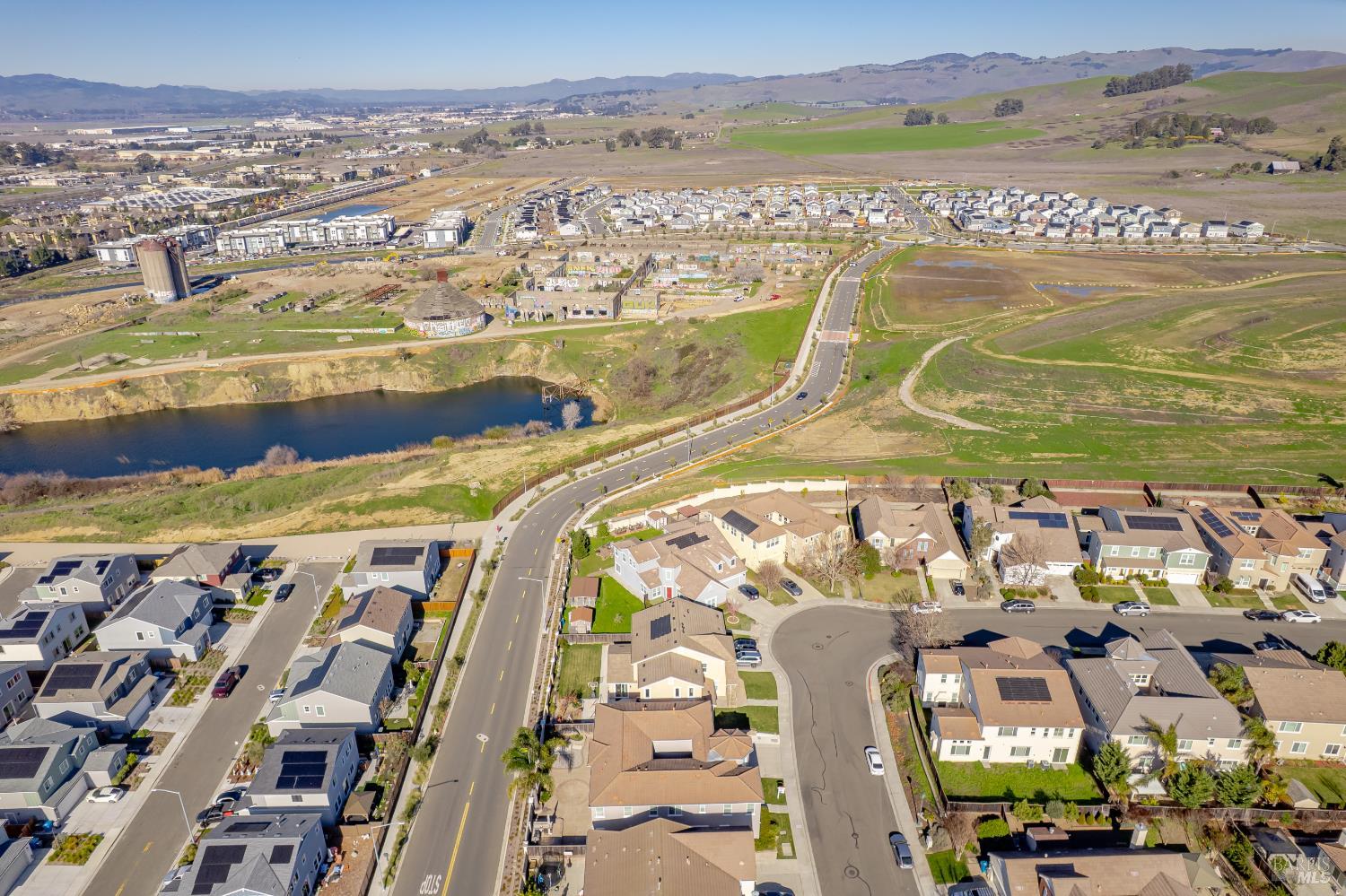 Detail Gallery Image 18 of 81 For 247 Cantada Way, American Canyon,  CA 94503 - 5 Beds | 4/1 Baths