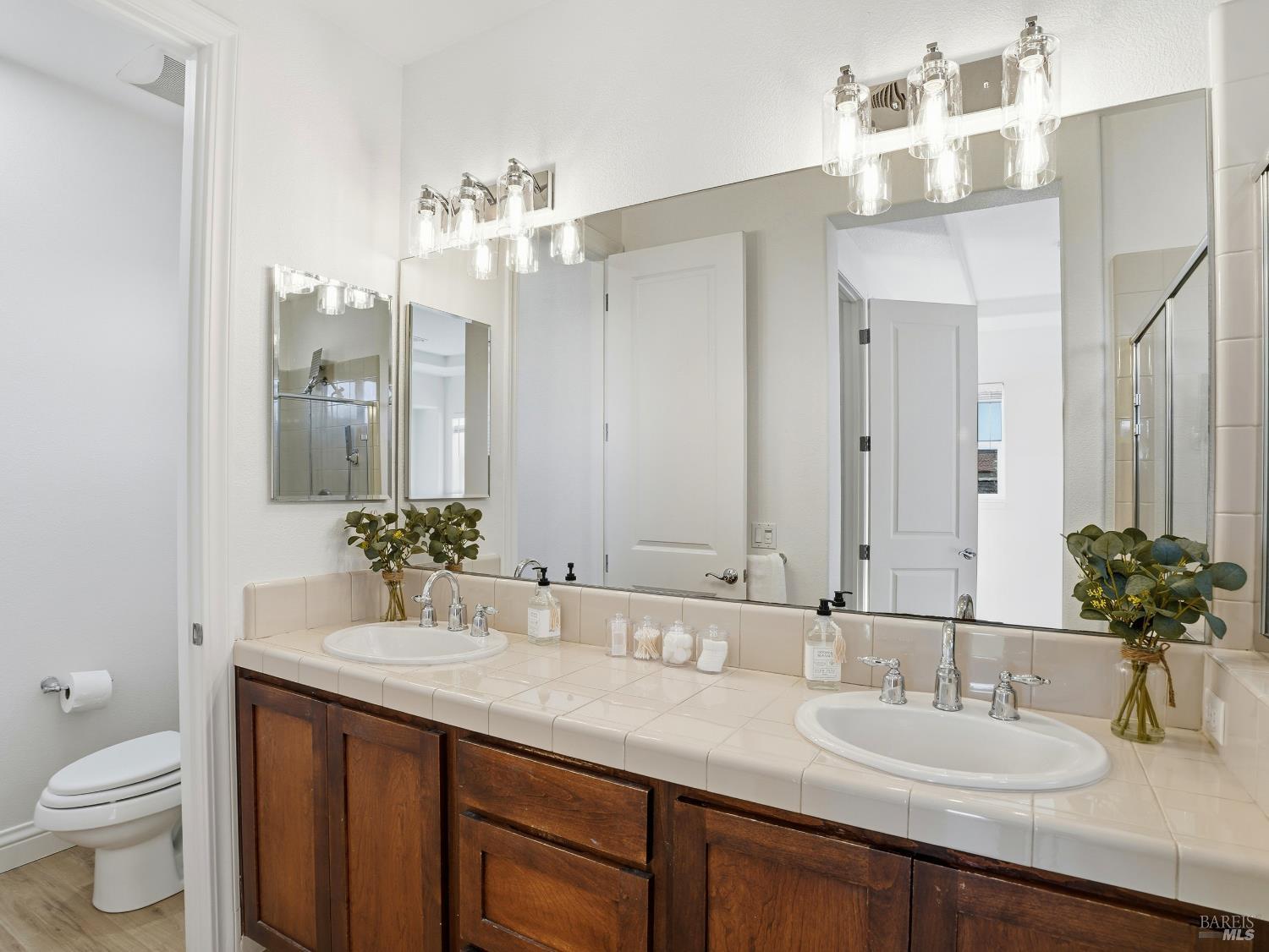 Detail Gallery Image 39 of 60 For 4424 Streamside Dr, Santa Rosa,  CA 95409 - 3 Beds | 3/1 Baths