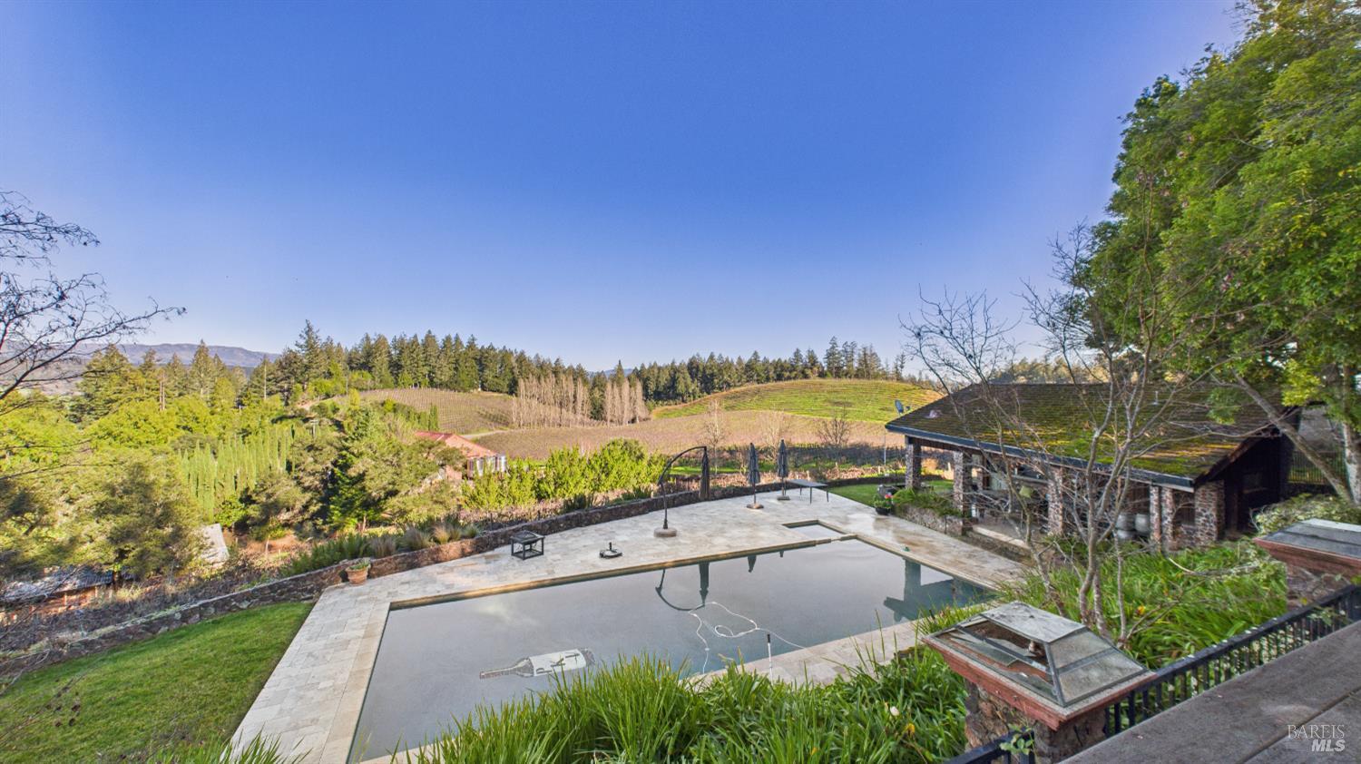 Detail Gallery Image 10 of 45 For 3225 W Dry Creek Rd, Healdsburg,  CA 95448 - 3 Beds | 4/1 Baths